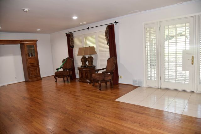 1329 S Belt Line Road, Mesquite, TX 75149