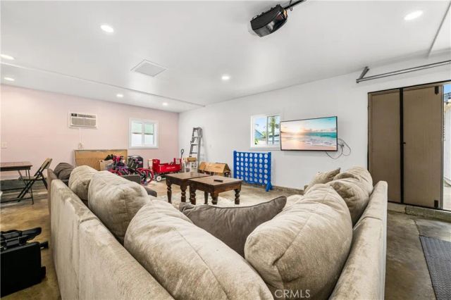 5735 E Wardlow, Long Beach, CA 90808