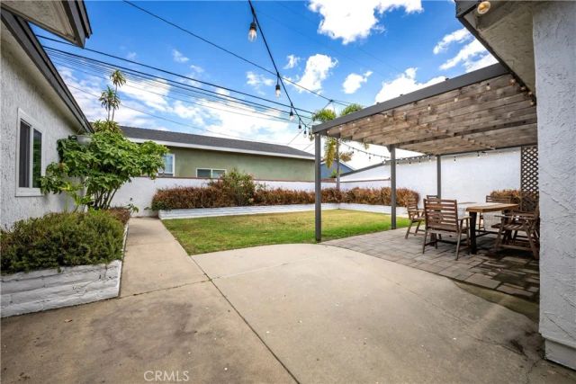 5735 E Wardlow, Long Beach, CA 90808