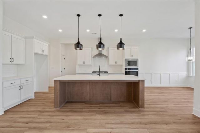 8340 Creekside Overlook Drive, Gainesville, GA 30506