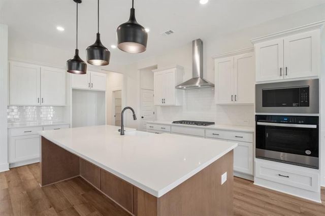 8340 Creekside Overlook Drive, Gainesville, GA 30506