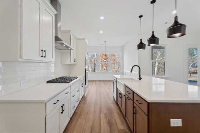 8340 Creekside Overlook Drive, Gainesville, GA 30506