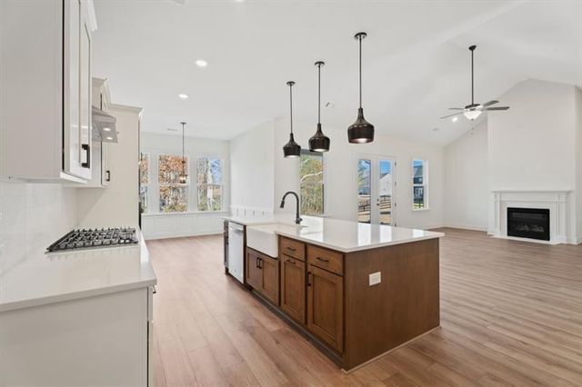 8340 Creekside Overlook Drive, Gainesville, GA 30506