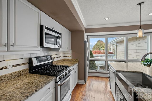 122 Broadmoor Drive, Flat Rock, NC 28731