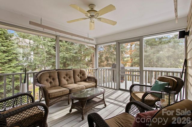122 Broadmoor Drive, Flat Rock, NC 28731
