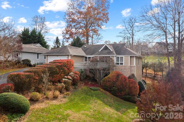 122 Broadmoor Drive, Flat Rock, NC 28731