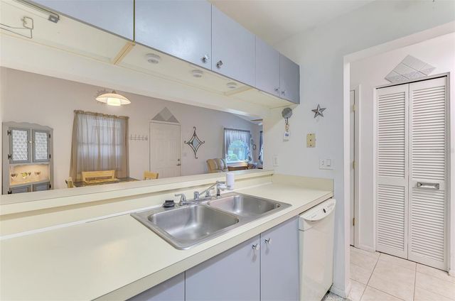 3768 59TH AVENUE W 3768, Bradenton, FL 34210