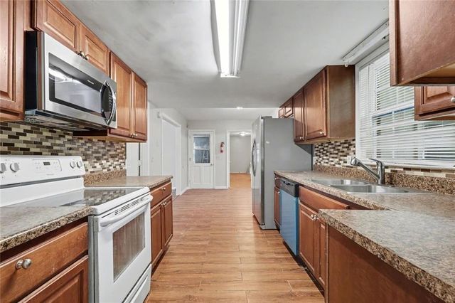 968 Abingdon Court, Stone Mountain, GA 30083