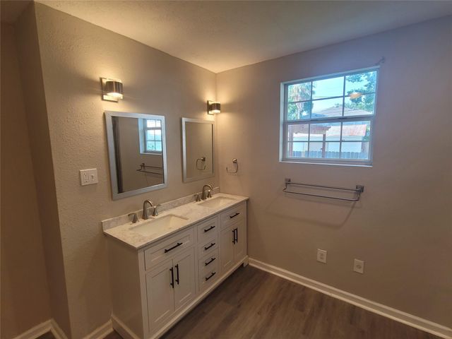 3919 Avenue O, Galveston, TX 77550