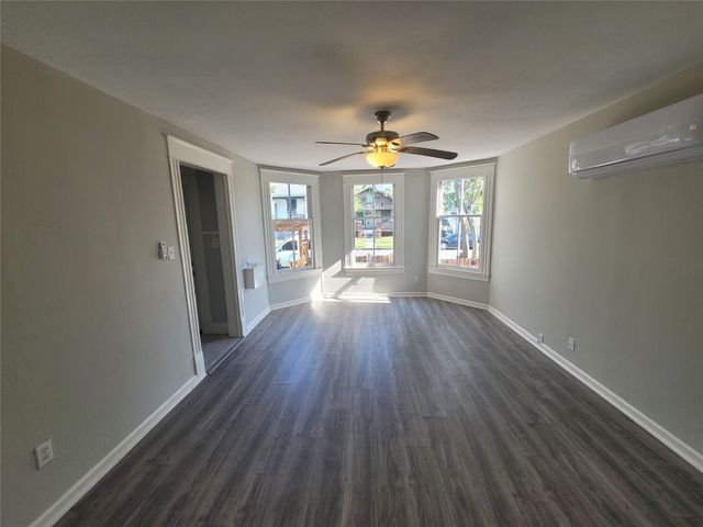 3919 Avenue O, Galveston, TX 77550