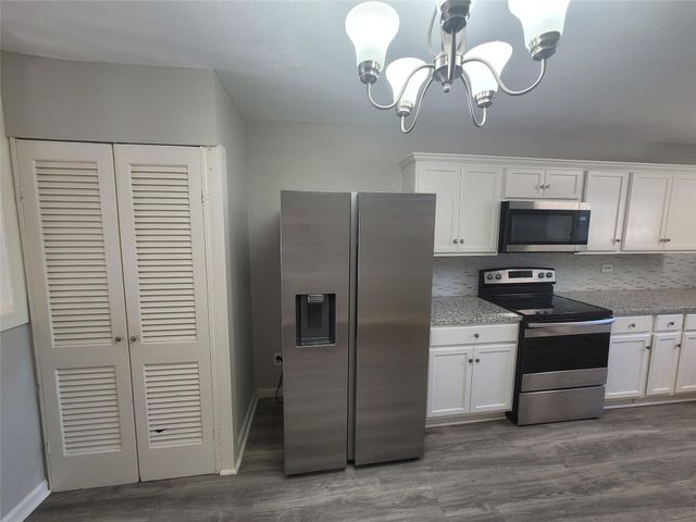 3919 Avenue O, Galveston, TX 77550