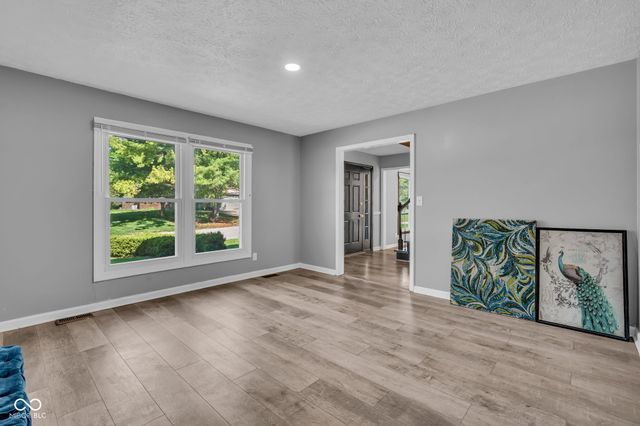 1039 Ridgeview Court, Avon, IN 46123
