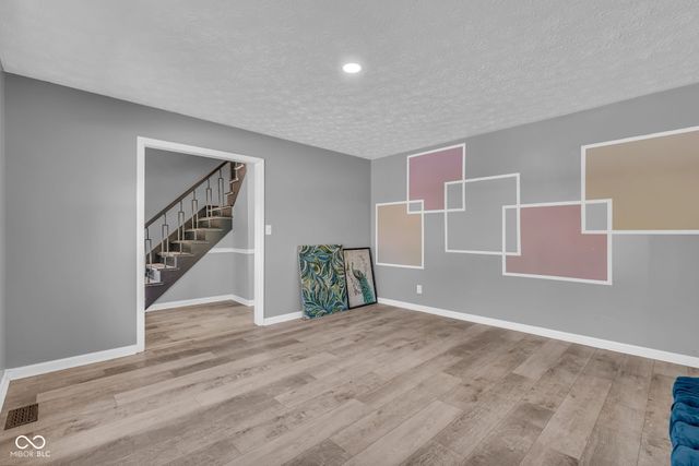 1039 Ridgeview Court, Avon, IN 46123