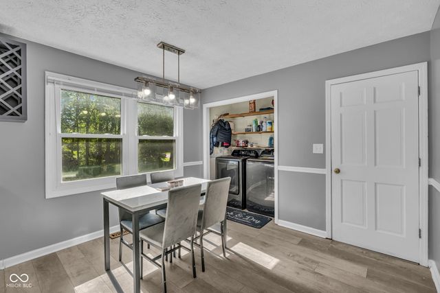 1039 Ridgeview Court, Avon, IN 46123