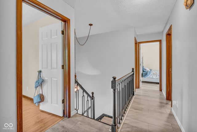 1039 Ridgeview Court, Avon, IN 46123
