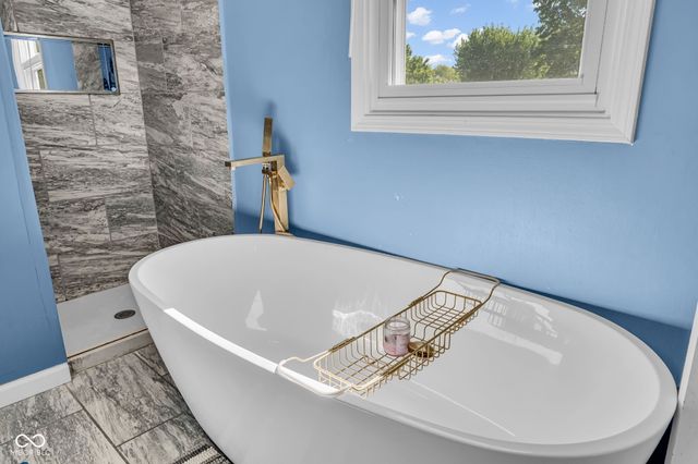 1039 Ridgeview Court, Avon, IN 46123