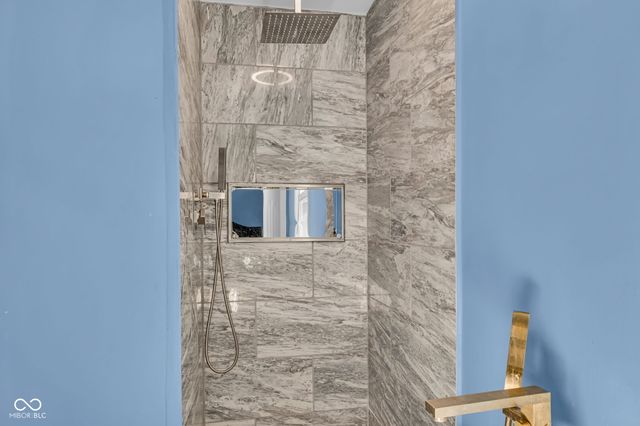 1039 Ridgeview Court, Avon, IN 46123