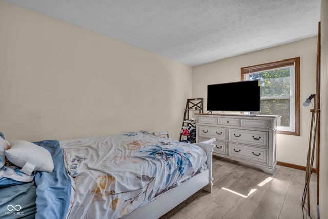 1039 Ridgeview Court, Avon, IN 46123