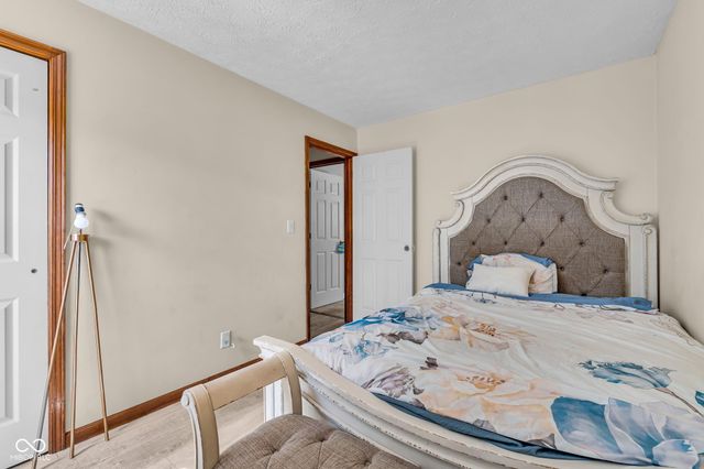 1039 Ridgeview Court, Avon, IN 46123