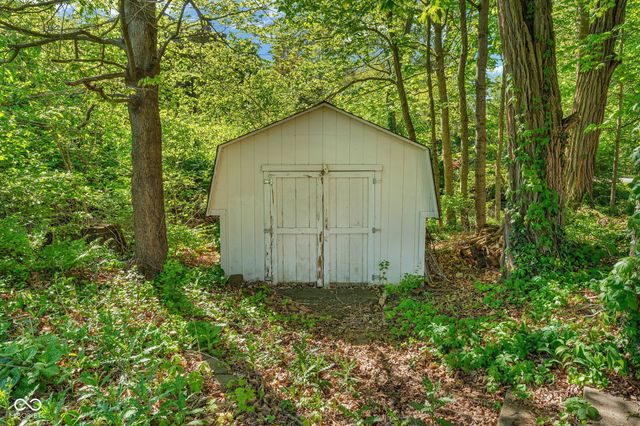 1039 Ridgeview Court, Avon, IN 46123