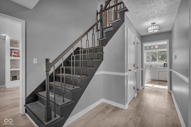 1039 Ridgeview Court, Avon, IN 46123