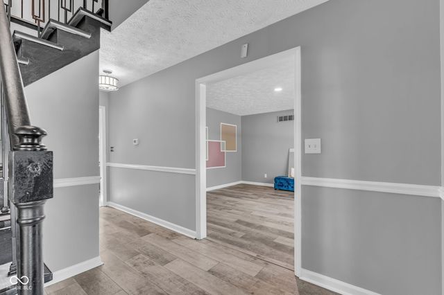1039 Ridgeview Court, Avon, IN 46123