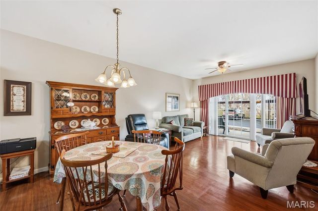 1507 S Old Highway 94 104, St Charles, MO 63303