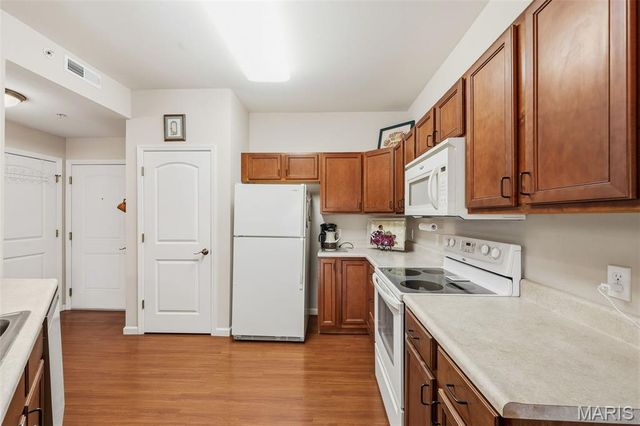 1507 S Old Highway 94 104, St Charles, MO 63303