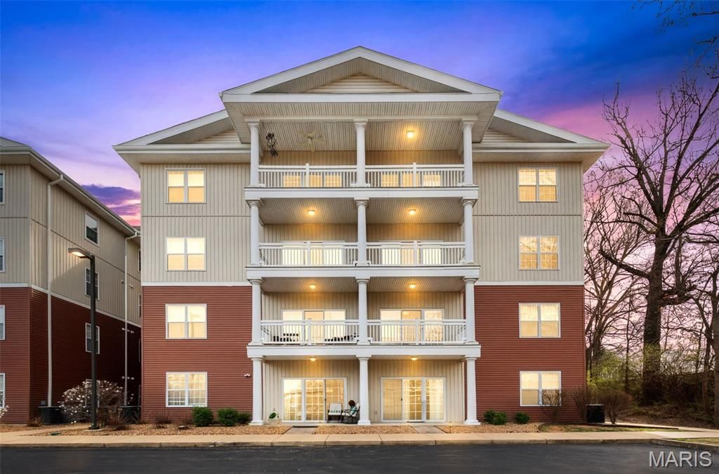 1507 S Old Highway 94 104, St Charles, MO 63303