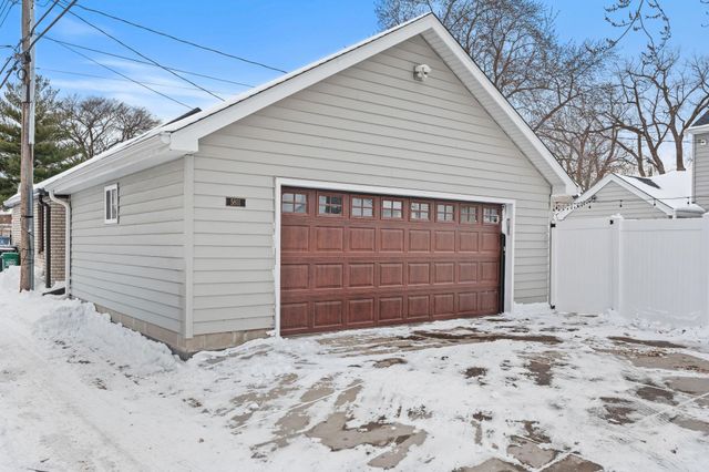 5811 Portland Avenue, Minneapolis, MN 55417