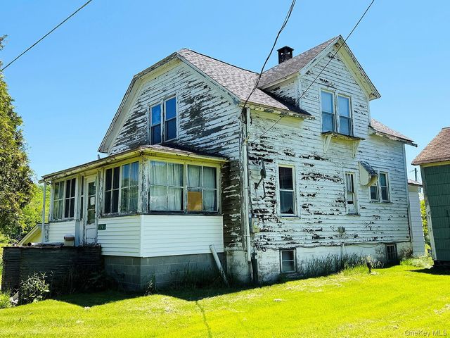 28 Banuat Road, Obernburg, NY 12766