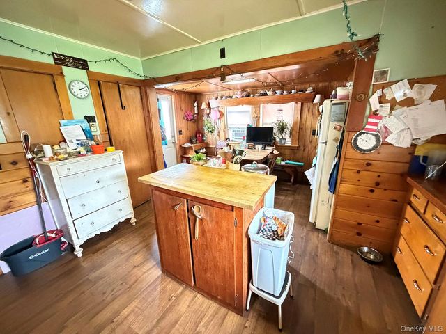 28 Banuat Road, Obernburg, NY 12766