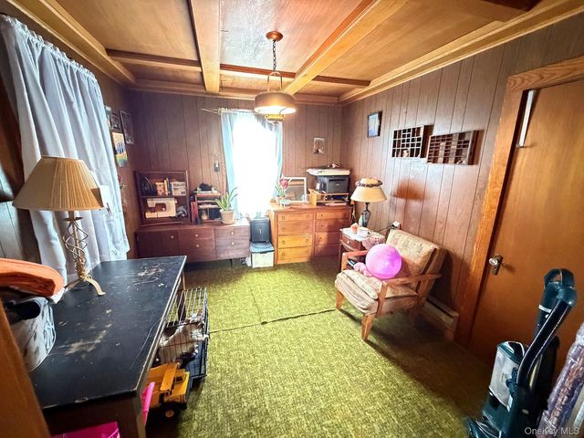 28 Banuat Road, Obernburg, NY 12766