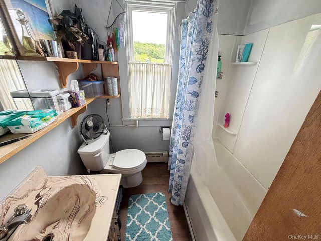 28 Banuat Road, Obernburg, NY 12766