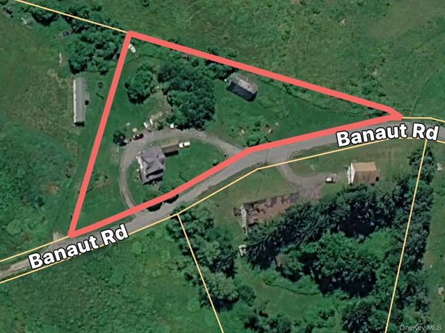 28 Banuat Road, Obernburg, NY 12766