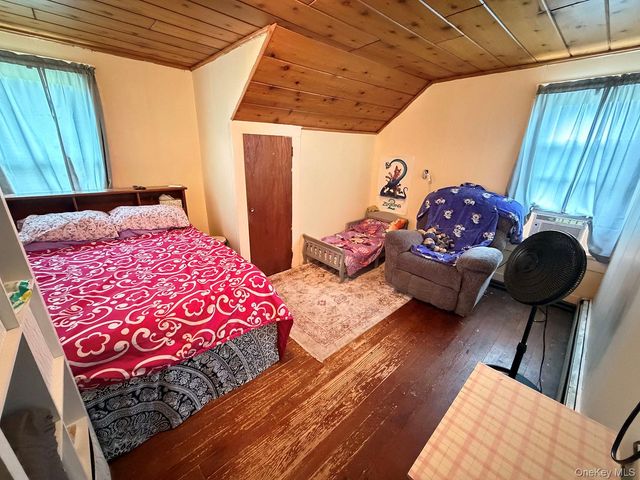 28 Banuat Road, Obernburg, NY 12766