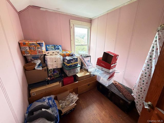 28 Banuat Road, Obernburg, NY 12766
