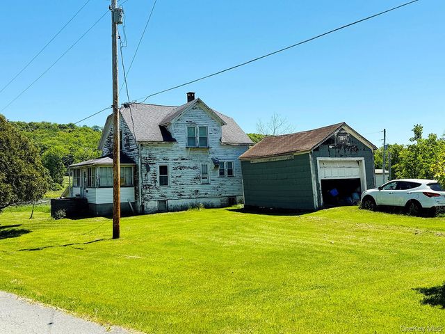 28 Banuat Road, Obernburg, NY 12766