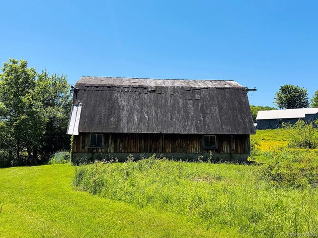 28 Banuat Road, Obernburg, NY 12766