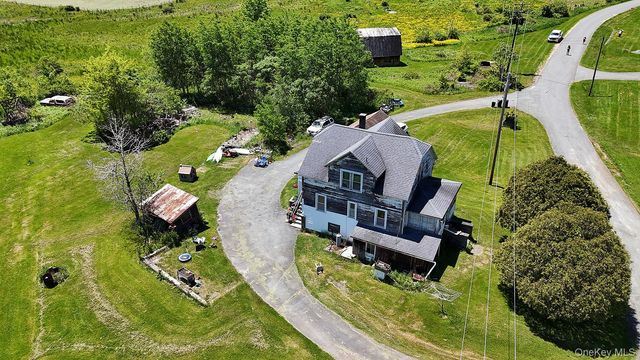 28 Banuat Road, Obernburg, NY 12766