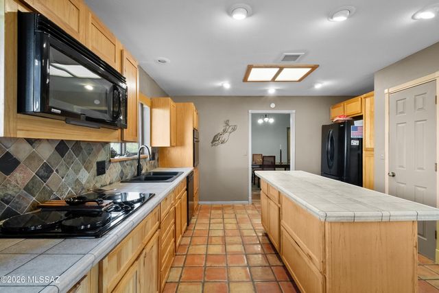 1733 N Placita Tuberia, Tucson, AZ 85745