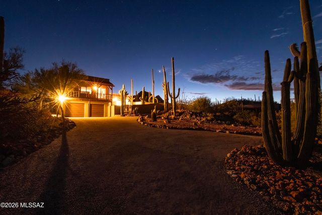 1733 N Placita Tuberia, Tucson, AZ 85745