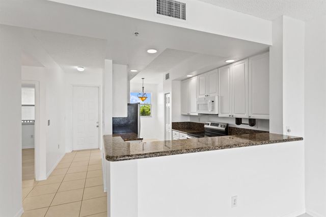 27 Royal Palm Way 503, Boca Raton, FL 33432