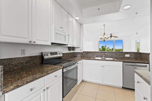 27 Royal Palm Way 503, Boca Raton, FL 33432