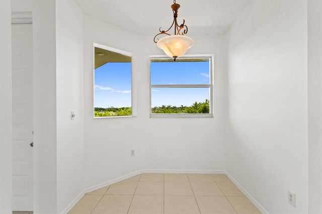 27 Royal Palm Way 503, Boca Raton, FL 33432