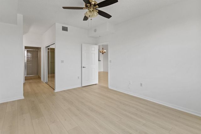 27 Royal Palm Way 503, Boca Raton, FL 33432