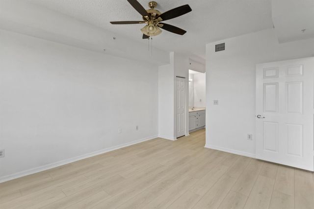 27 Royal Palm Way 503, Boca Raton, FL 33432