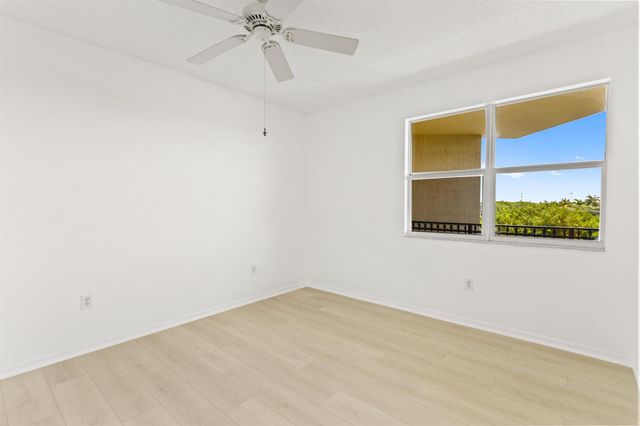 27 Royal Palm Way 503, Boca Raton, FL 33432