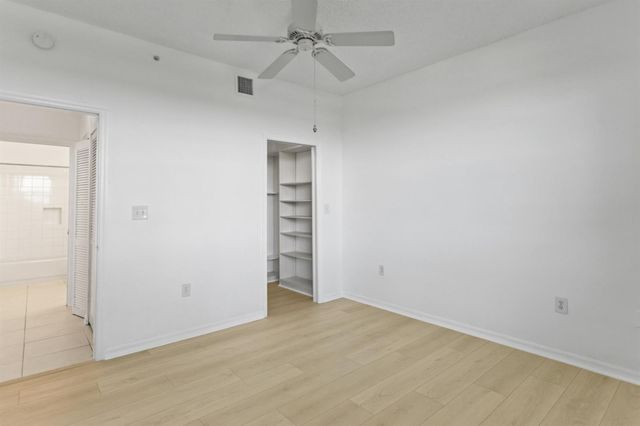 27 Royal Palm Way 503, Boca Raton, FL 33432