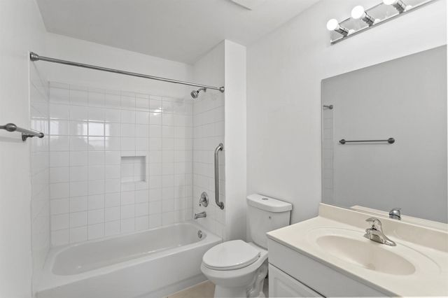 27 Royal Palm Way 503, Boca Raton, FL 33432